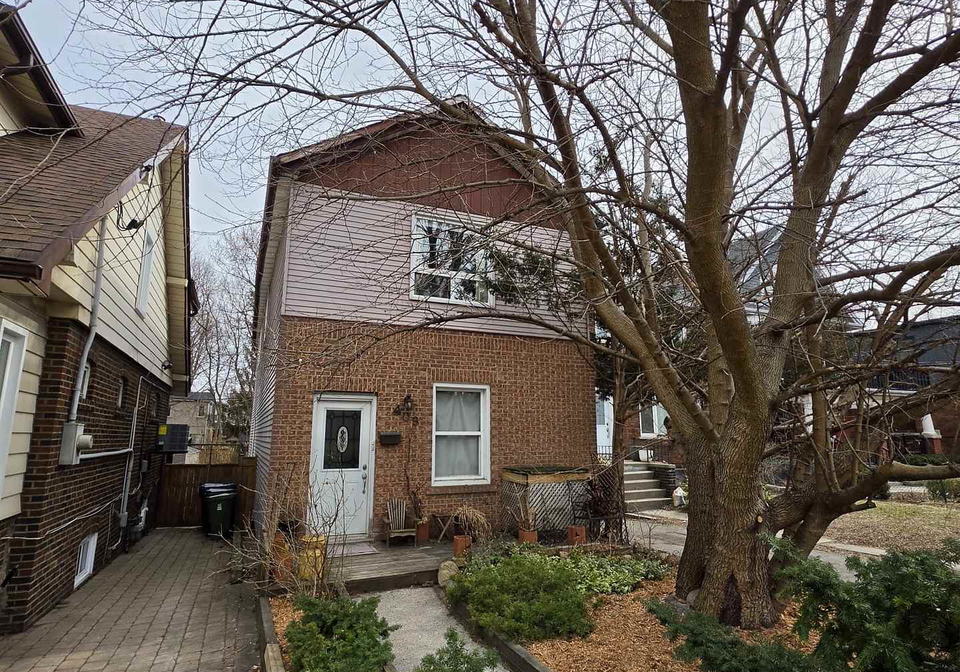 409-woodbine-avenue-toronto-ontario-e12977514