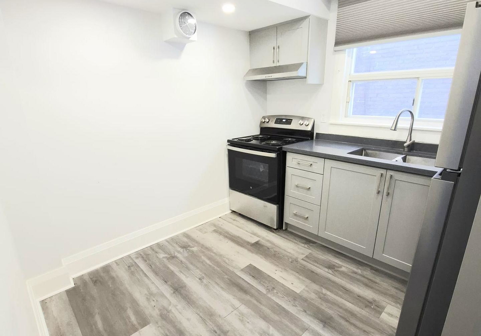 137-glenmore-road-toronto-ontario-e12980078