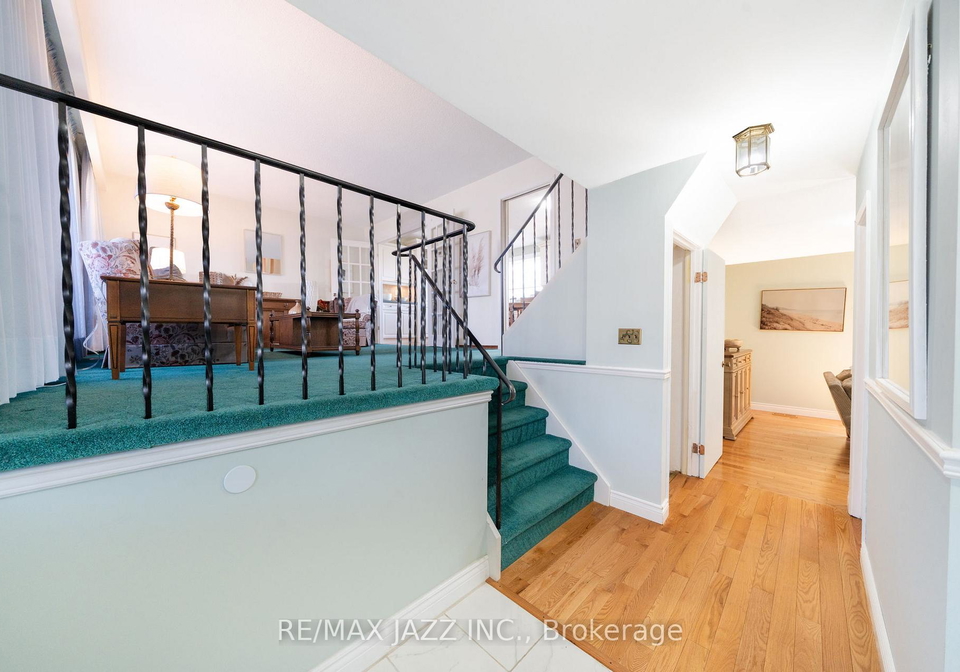 361-carnaby-court-oshawa-ontario-e12981116