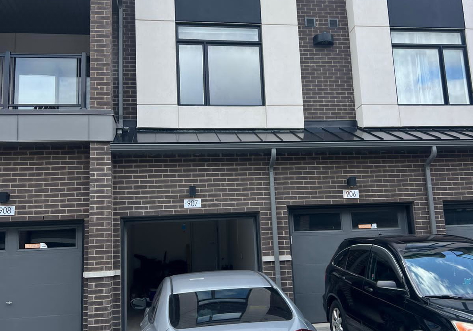 1695-dersan-street-s-pickering-ontario-e12981154