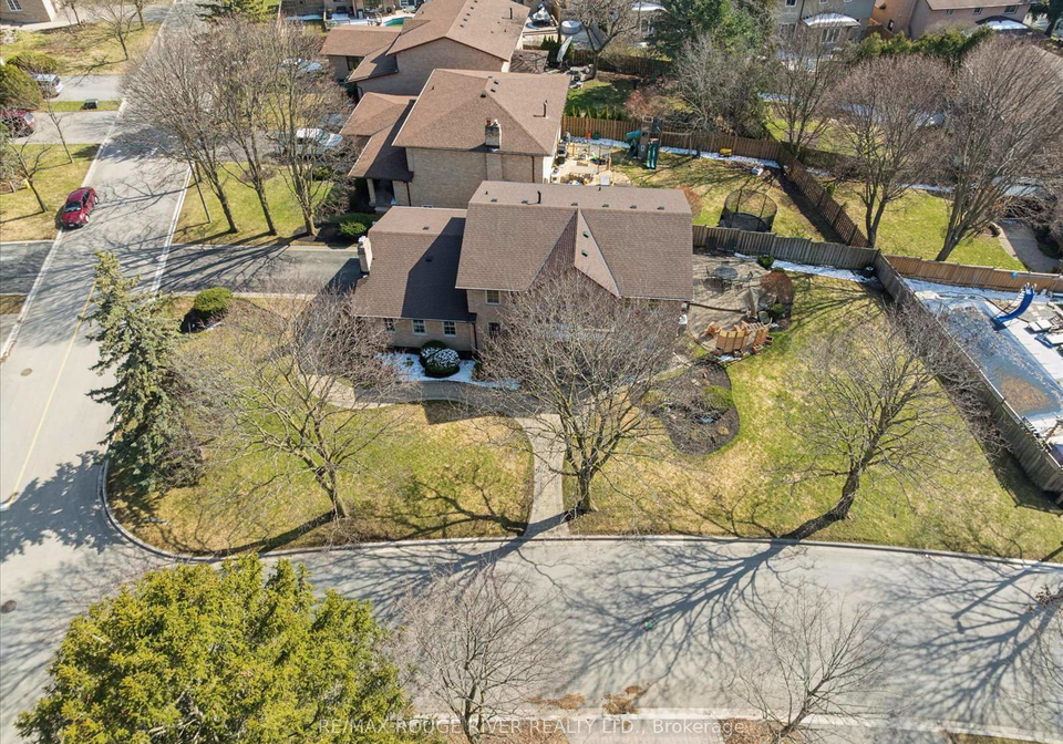 2-worfolk-place-whitby-ontario-e12984196