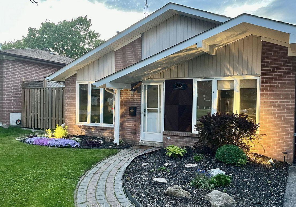 1398-fordon-avenue-pickering-ontario-e12985112