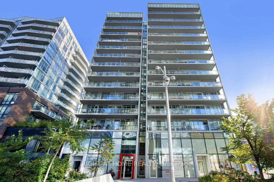 25-baseball-place-toronto-ontario-e12985774
