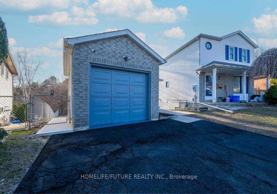 581-pondtail-court-oshawa-ontario-e12986636