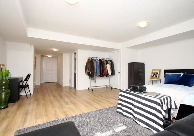 5-klein-way-whitby-ontario-e12988446