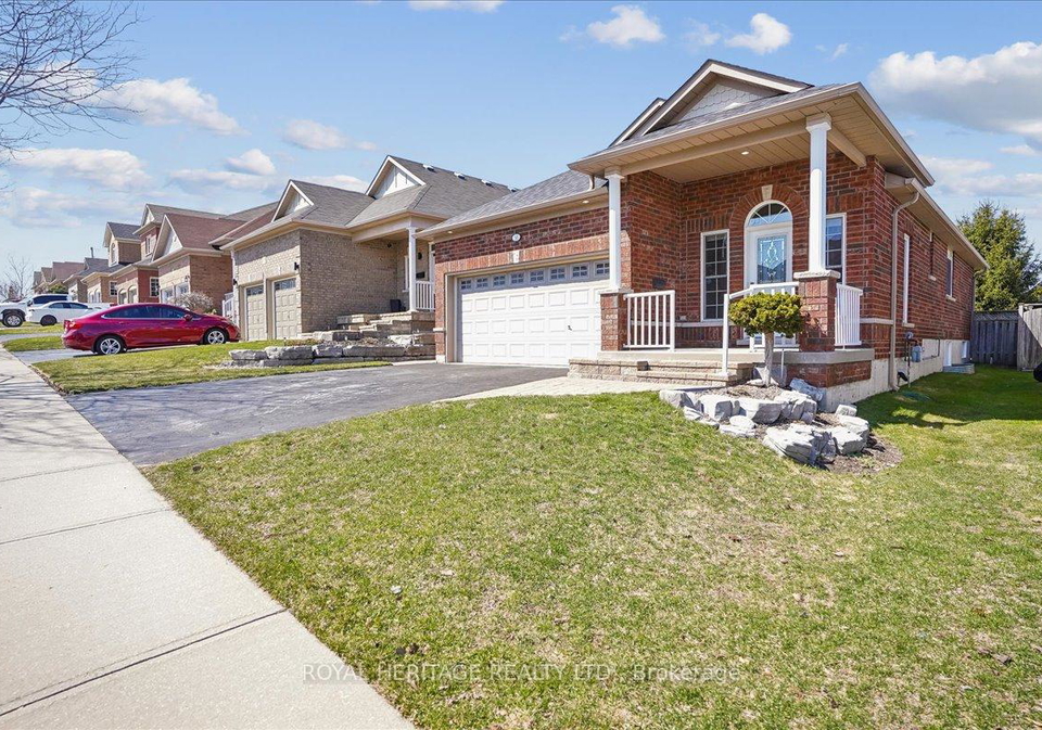 38-bingham-gate-clarington-ontario-e12988862