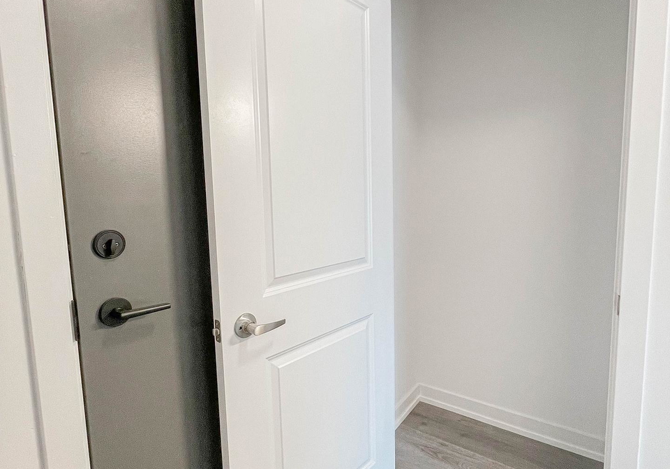 1010-dundas-street-e-whitby-ontario-e12990820