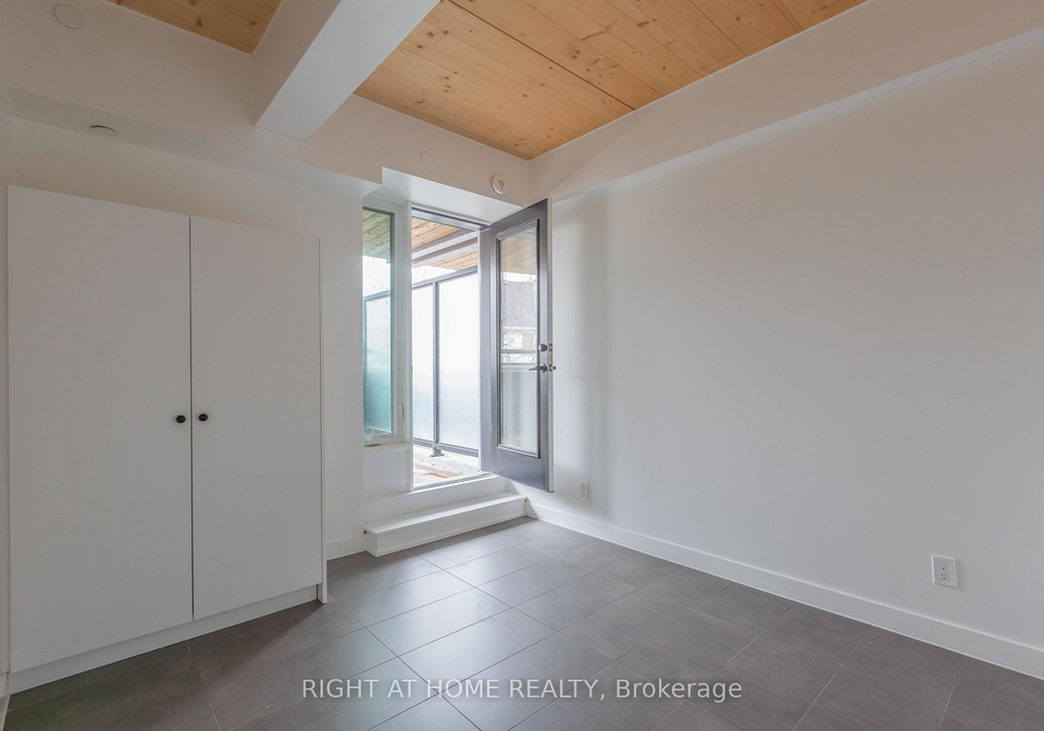 1598-queen-street-e-toronto-ontario-e12993840