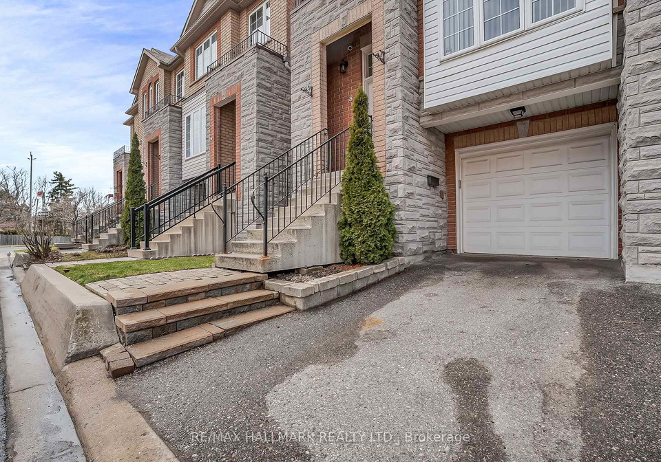 8-tollgate-mews-scarborough-ontario-e12994578