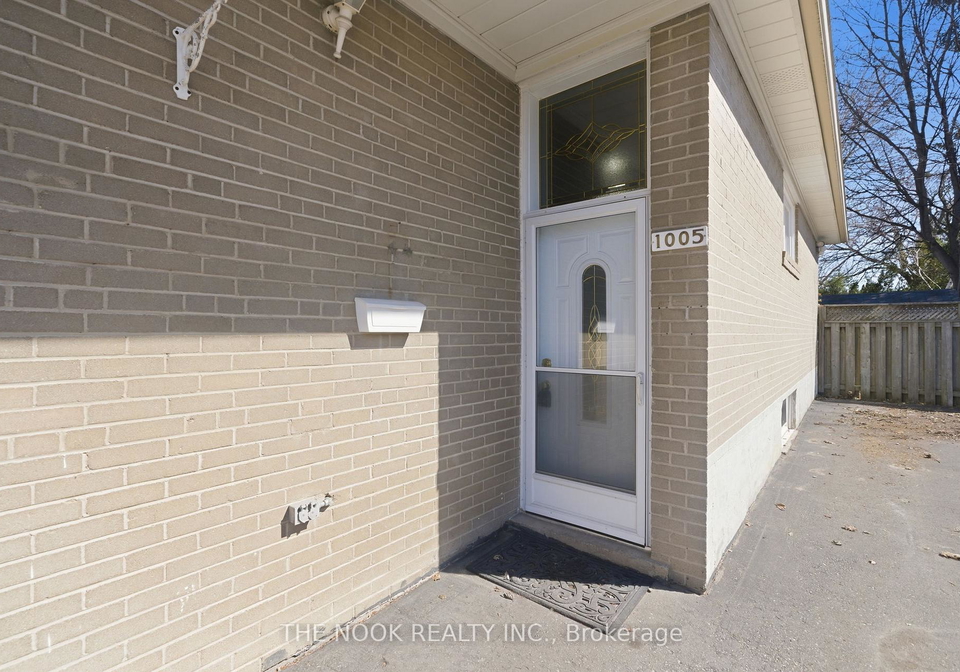 1005-centre-street-n-whitby-ontario-e12995194