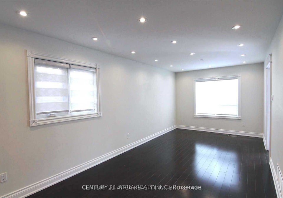 40-alanbull-square-scarborough-ontario-e12995494
