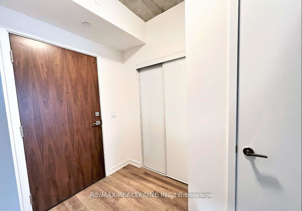 45-baseball-place-toronto-ontario-e12999414