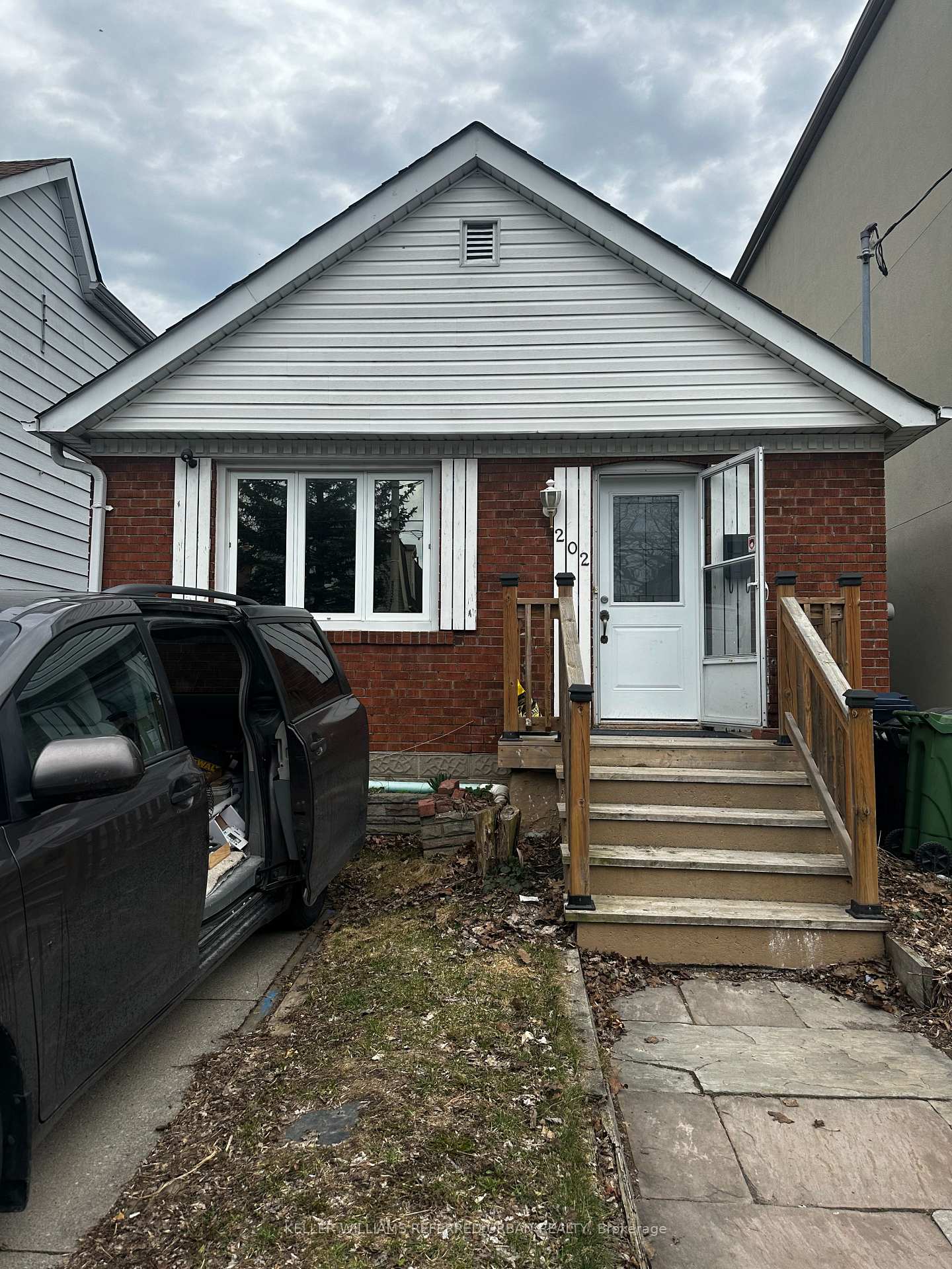 202-cedarvale-avenue-east-york-ontario-e13000568