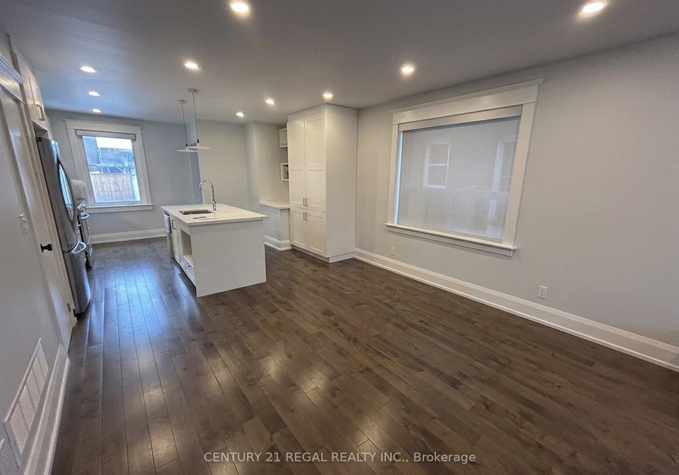 40-glebeholme-boulevard-east-york-ontario-e13003204