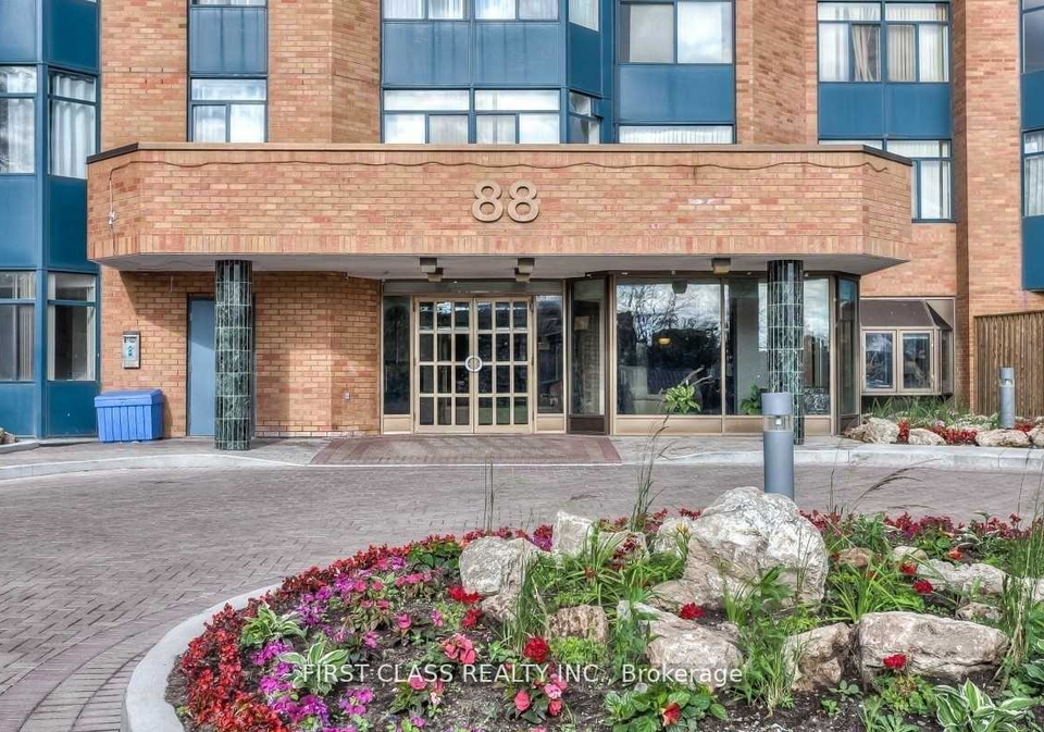88-alton-towers-circle-scarborough-ontario-e13003610