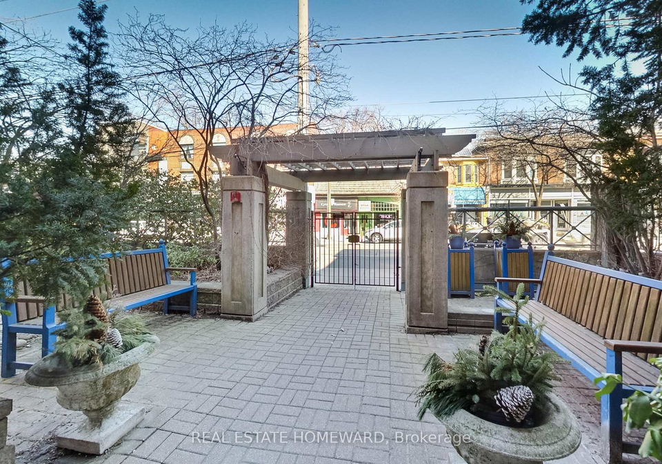 2371-queen-street-e-toronto-ontario-e13005928