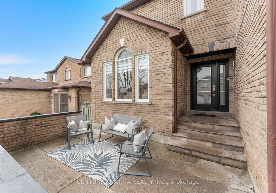 18-elmeroy-court-whitby-ontario-e13006602
