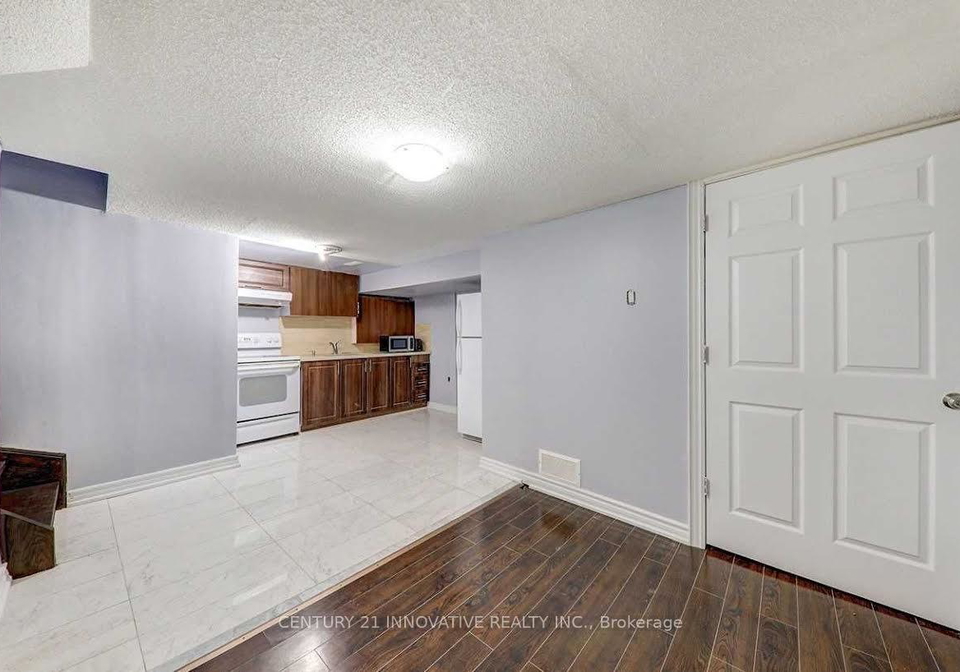 7-sachems-place-scarborough-ontario-e13006736