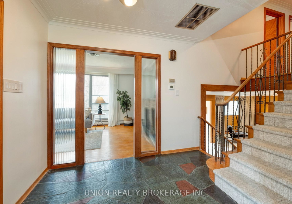 53-long-crescent-toronto-ontario-e13008616