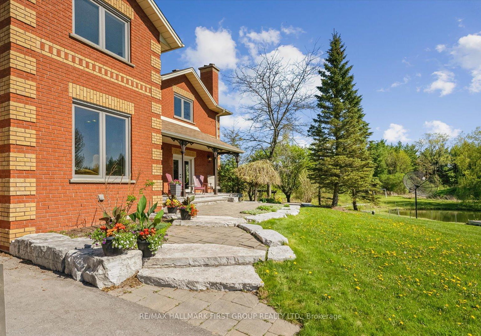 4655-sideline-6-pickering-ontario-e13008808