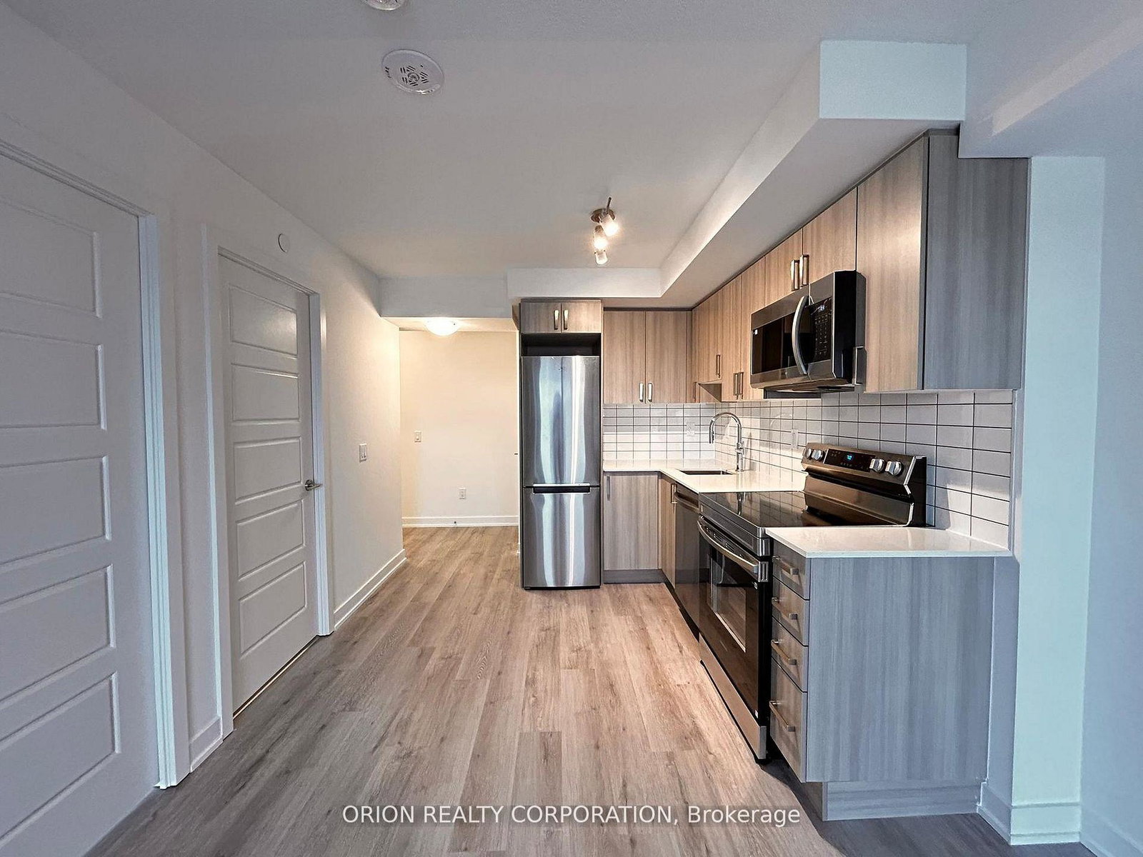 1010-sandy-beach-road-pickering-ontario-e13009340