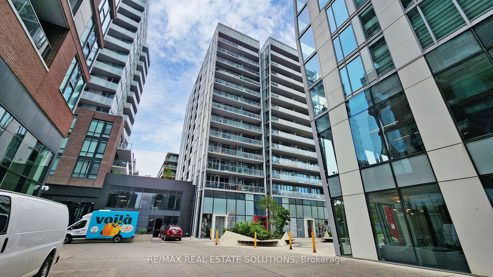 25-baseball-place-toronto-ontario-e13009398