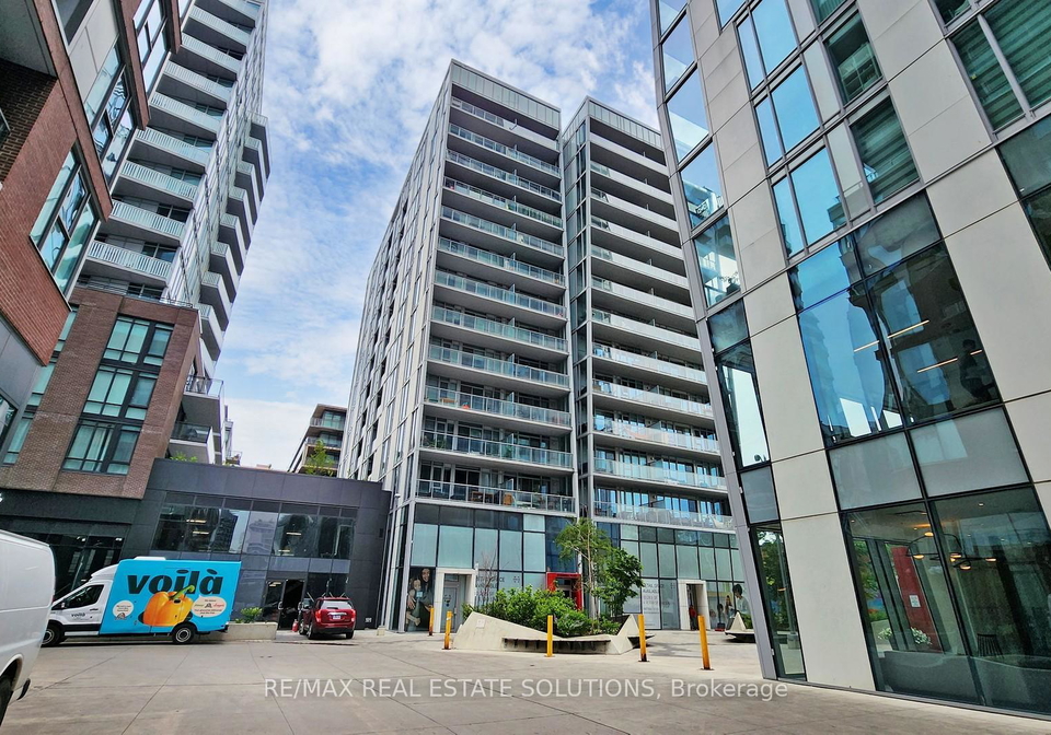 25-baseball-place-toronto-ontario-e13009398