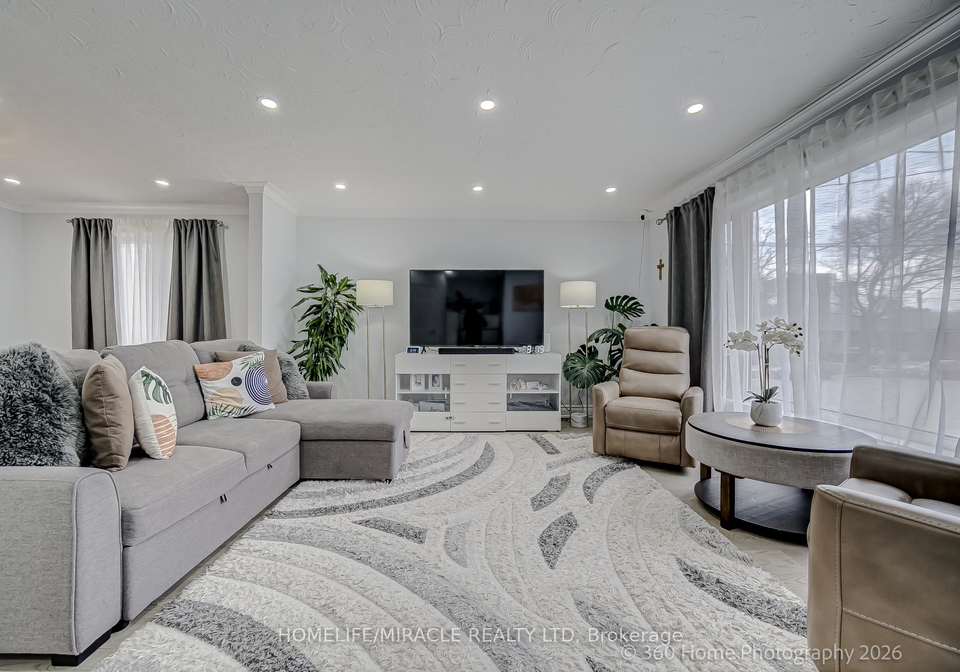 17-montvale-drive-scarborough-ontario-e13009610