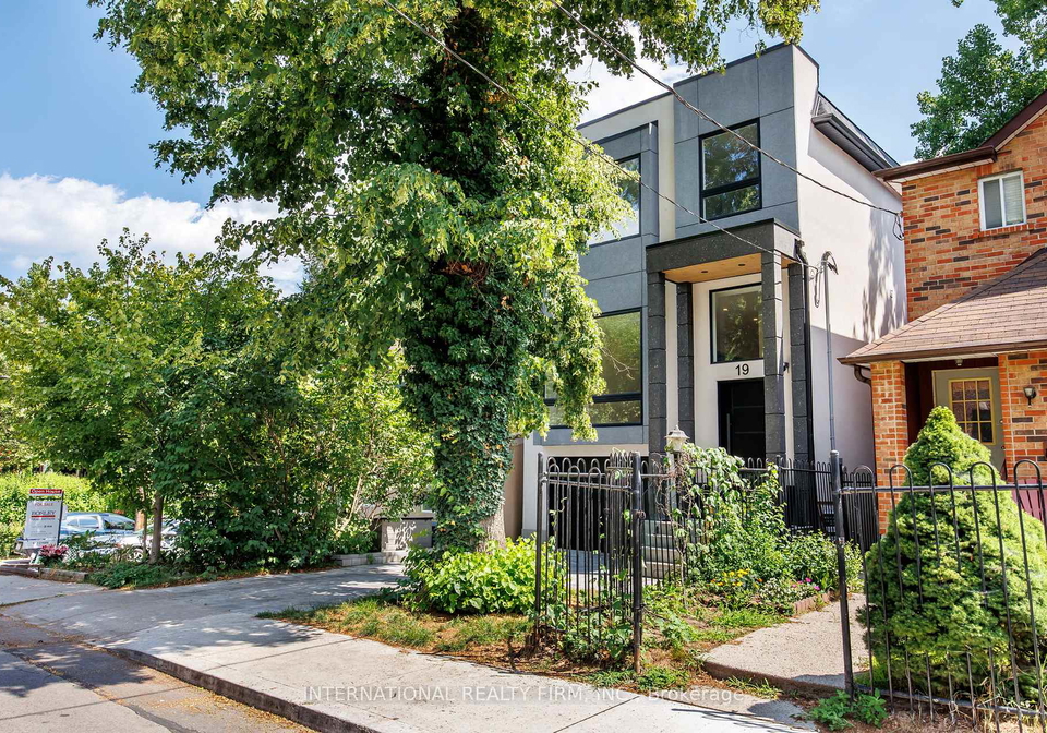 19-ivy-avenue-toronto-ontario-e13009936