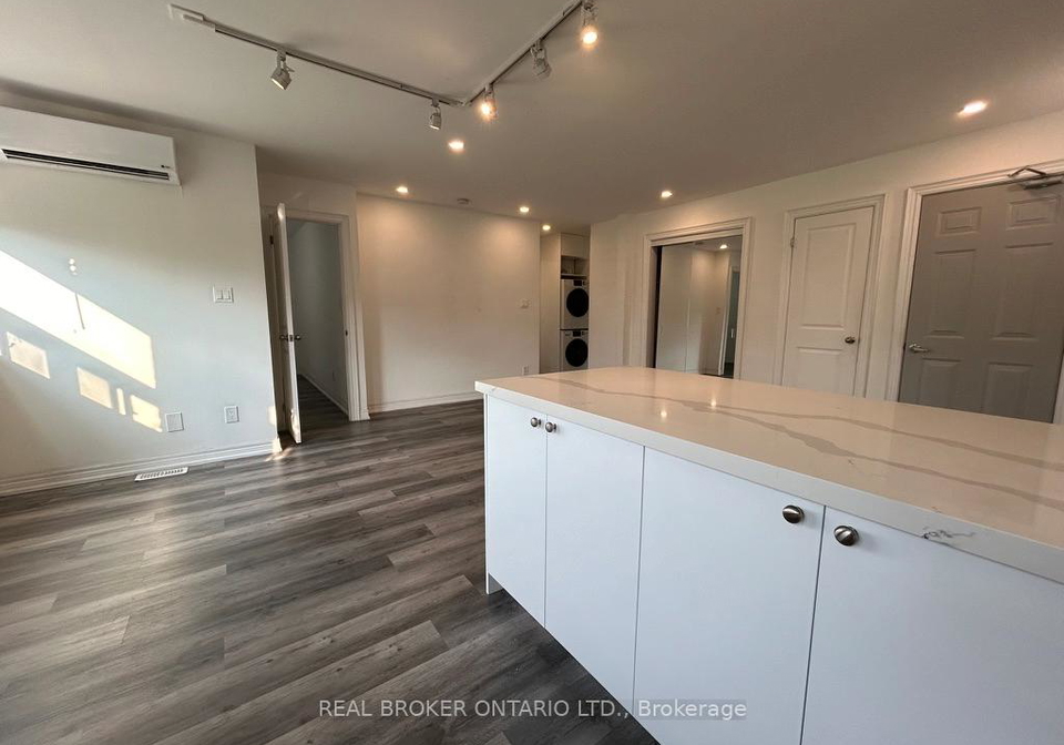 2209-gerrard-street-e-toronto-ontario-e13012234