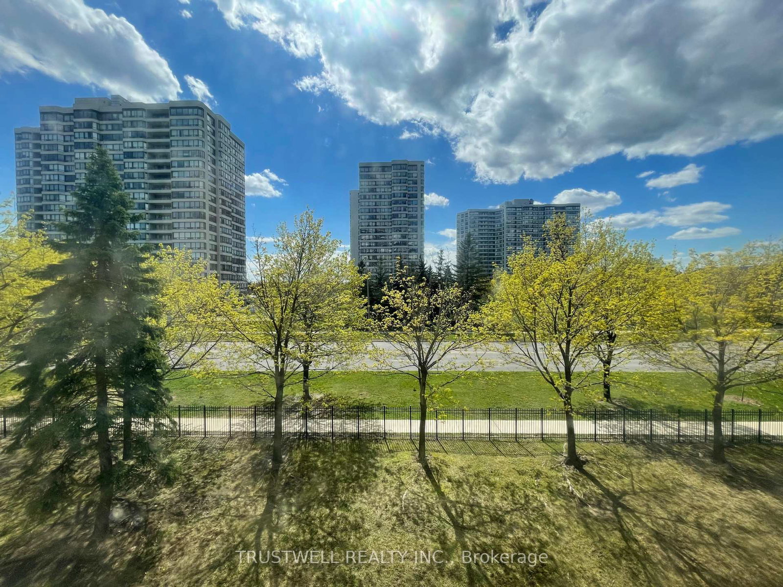 80-alton-towers-circle-scarborough-ontario-e13012386