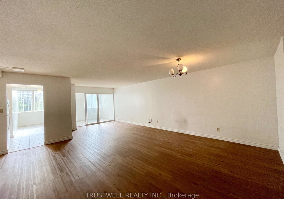 80-alton-towers-circle-scarborough-ontario-e13012386