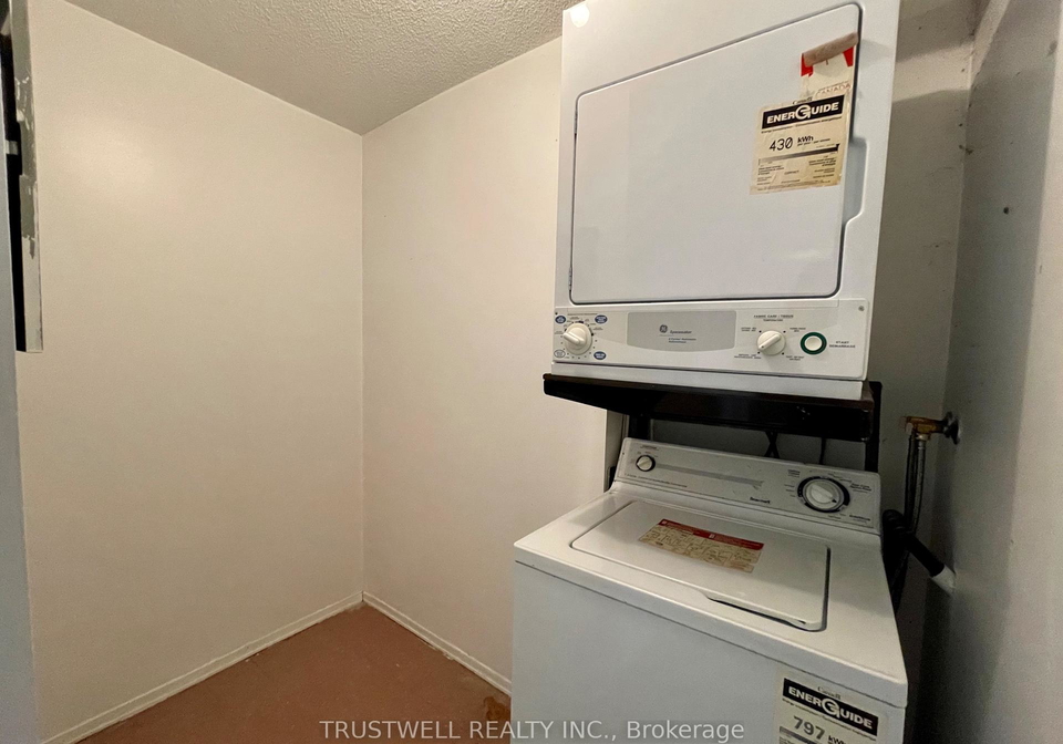 80-alton-towers-circle-scarborough-ontario-e13012386
