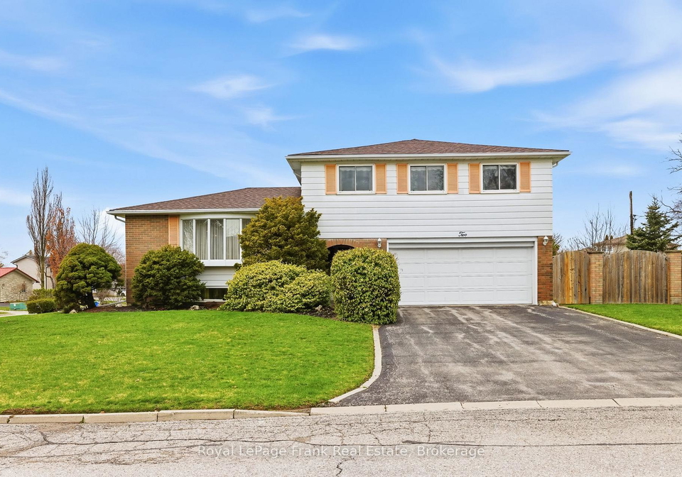 2-callen-court-ajax-ontario-e13013938