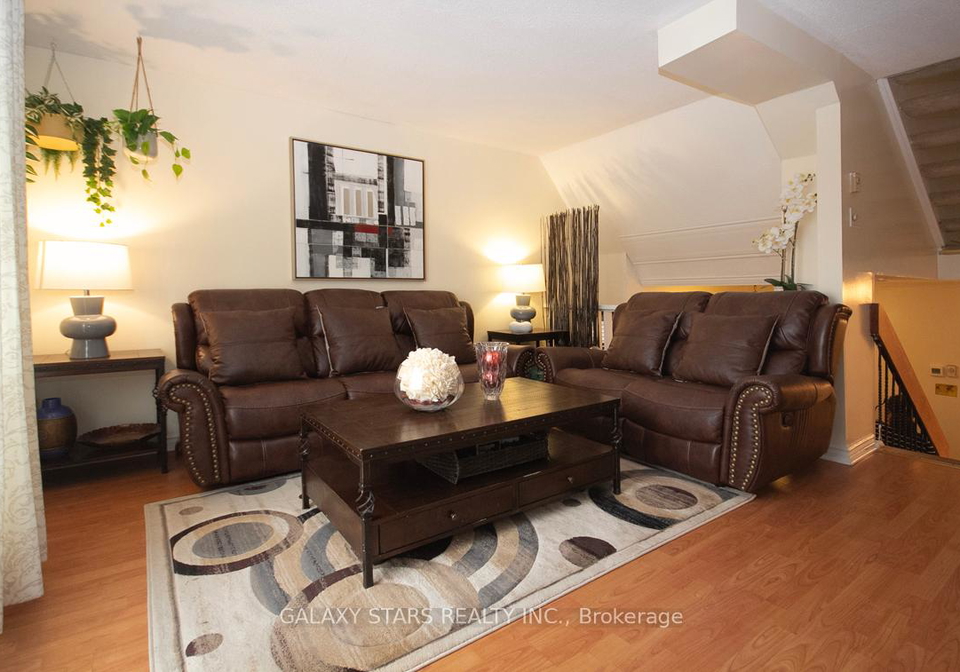10-rodda-boulevard-scarborough-ontario-e13014042