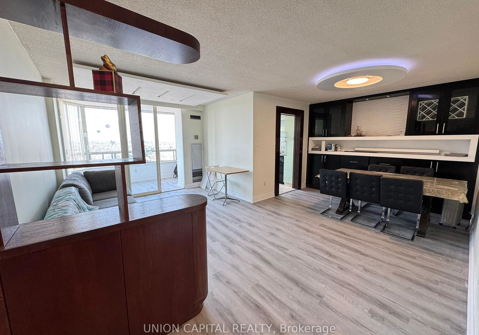 300-alton-towers-circle-scarborough-ontario-e13014366