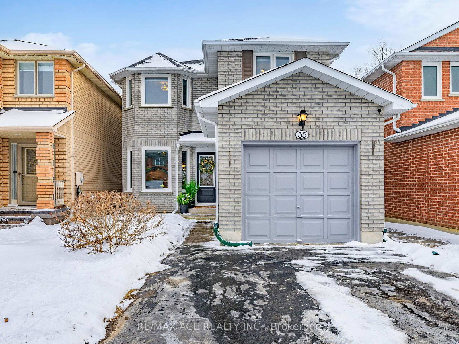 35-stagemaster-crescent-clarington-ontario-e13014934