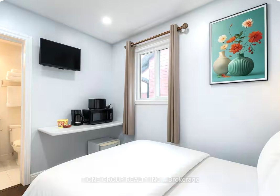 27-brimstone-main-floor-crescent-scarborough-ontario-e13015338