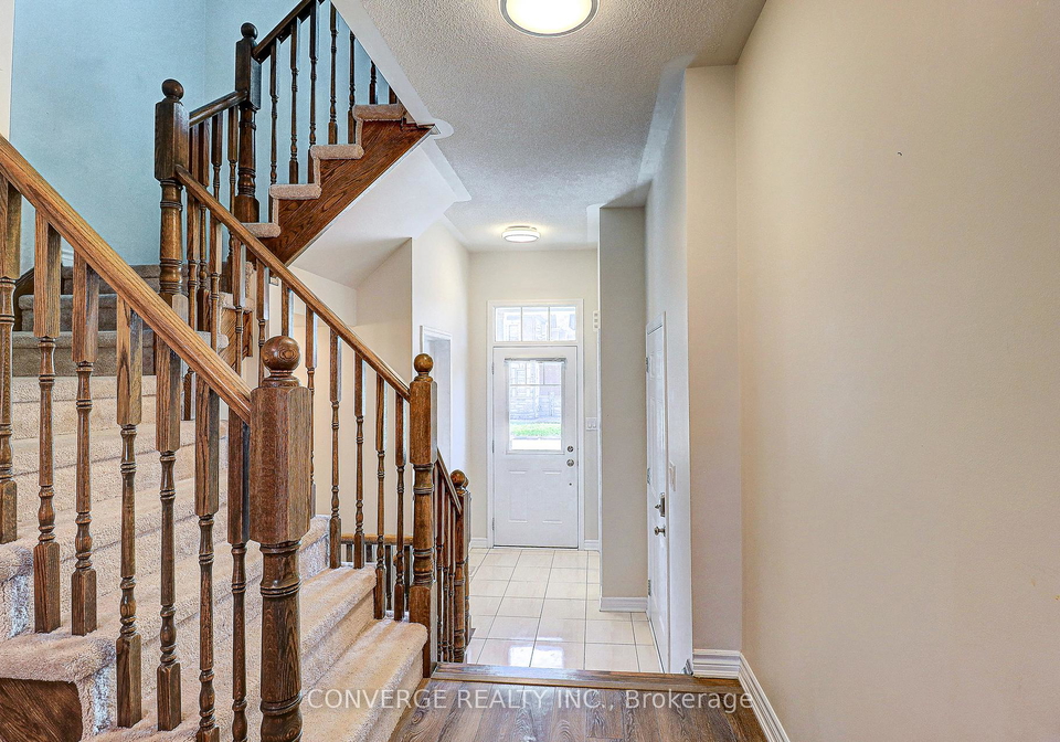 2434-moonlight-crescent-pickering-ontario-e13016042