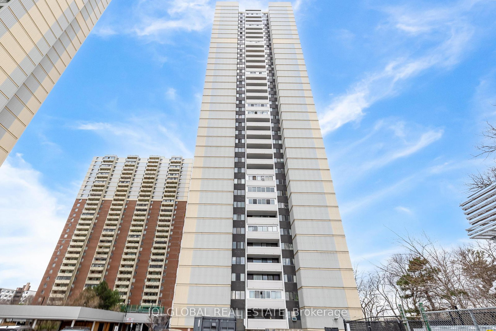 3-massey-square-east-york-ontario-e13016816