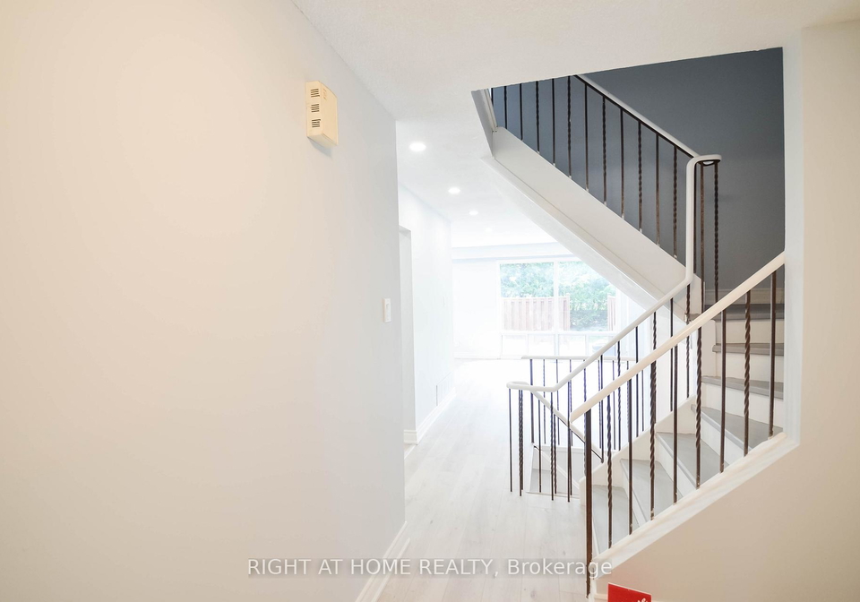 30-chichester-place-scarborough-ontario-e13018034