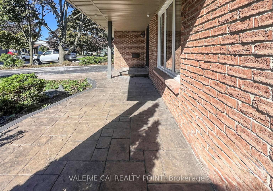 96-bolland-crescent-ajax-ontario-e13019416