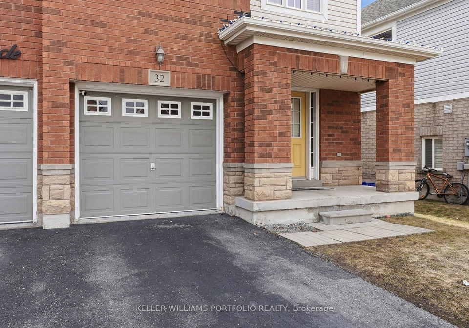 32-warnford-circle-ajax-ontario-e13020986