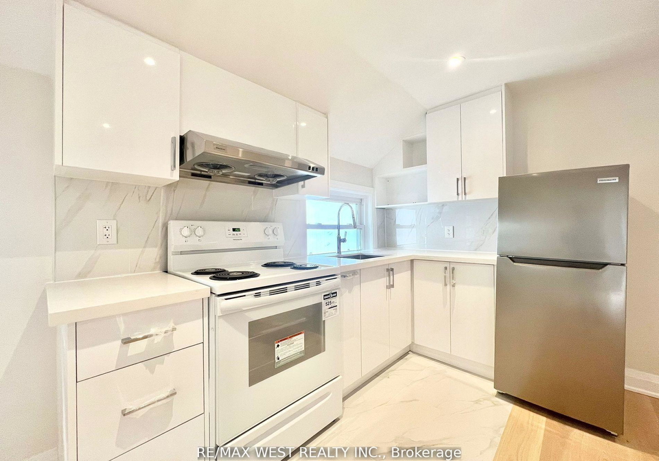 4-sutherland-avenue-east-york-ontario-e13023084