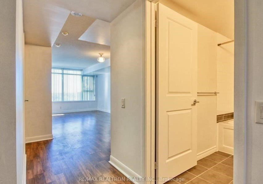 25-town-centre-scarborough-ontario-e13026834