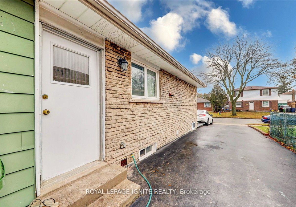 38-loradeen-crescent-scarborough-ontario-e13027934