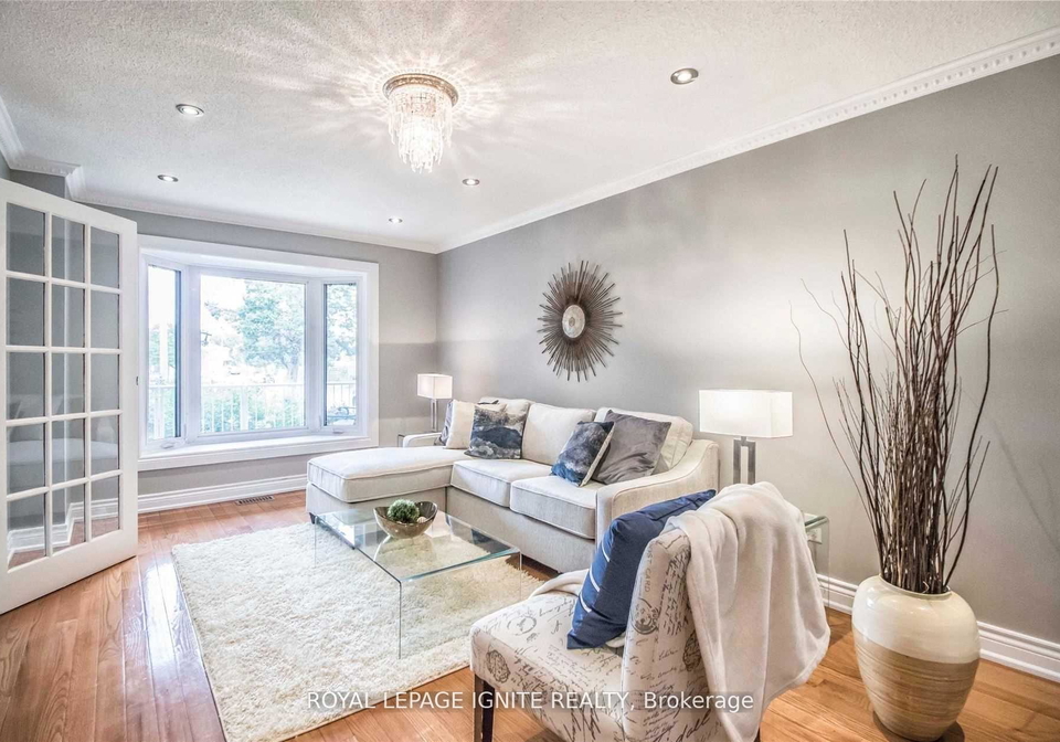 11-carisbrooke-square-scarborough-ontario-e13027944
