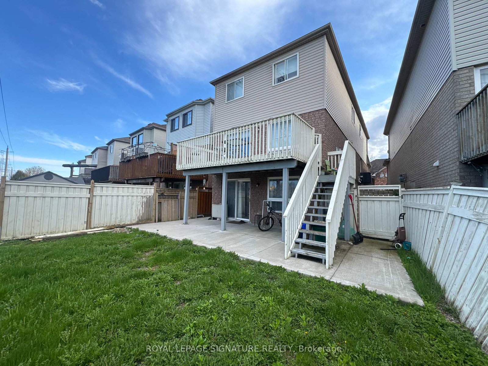 1585-avonmore-square-pickering-ontario-e13027968