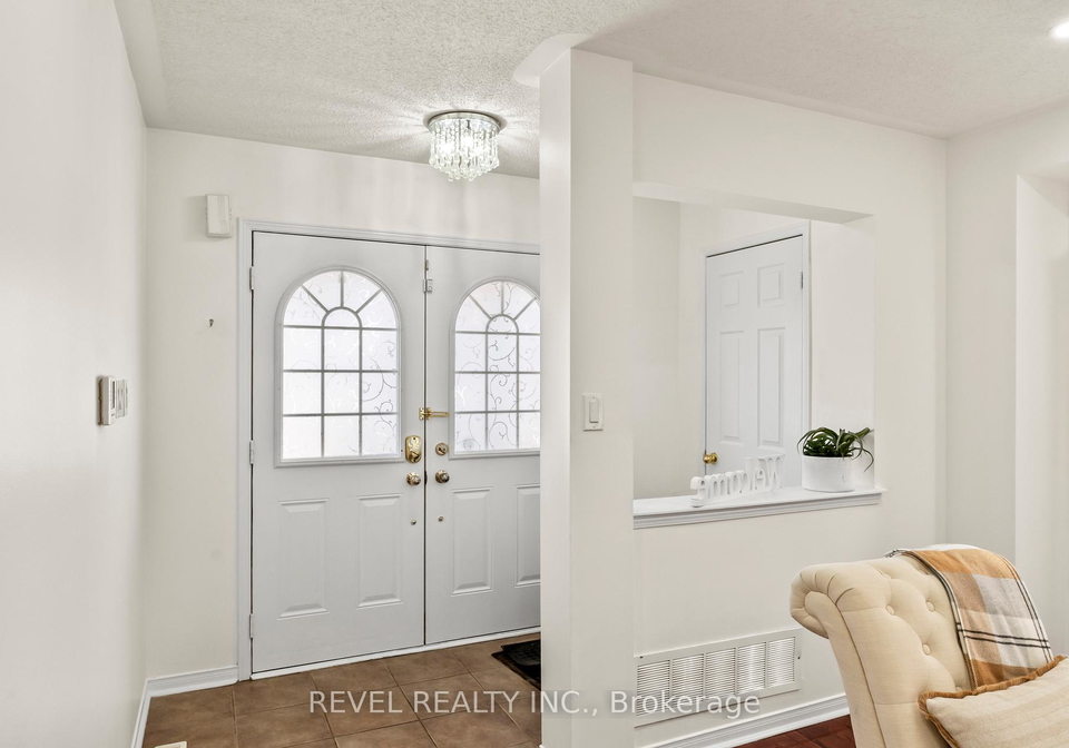 15-donlevy-crescent-whitby-ontario-e13028226