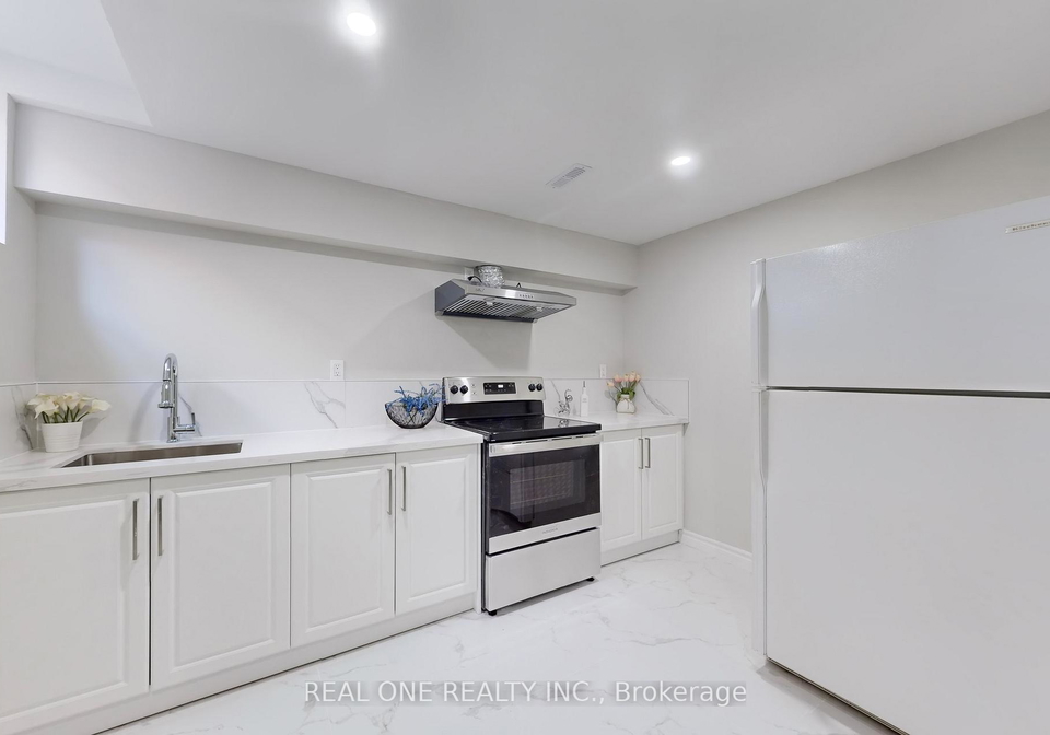 27-gladiola-court-e-whitby-ontario-e13028704